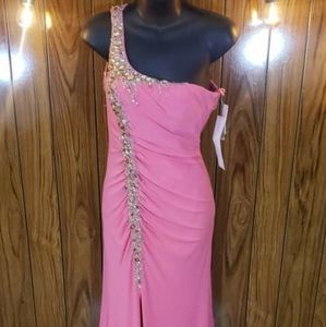 Dave & Johnny - Long Dress - Color Coral - Size 0 - DJ7561 - Original Price $299